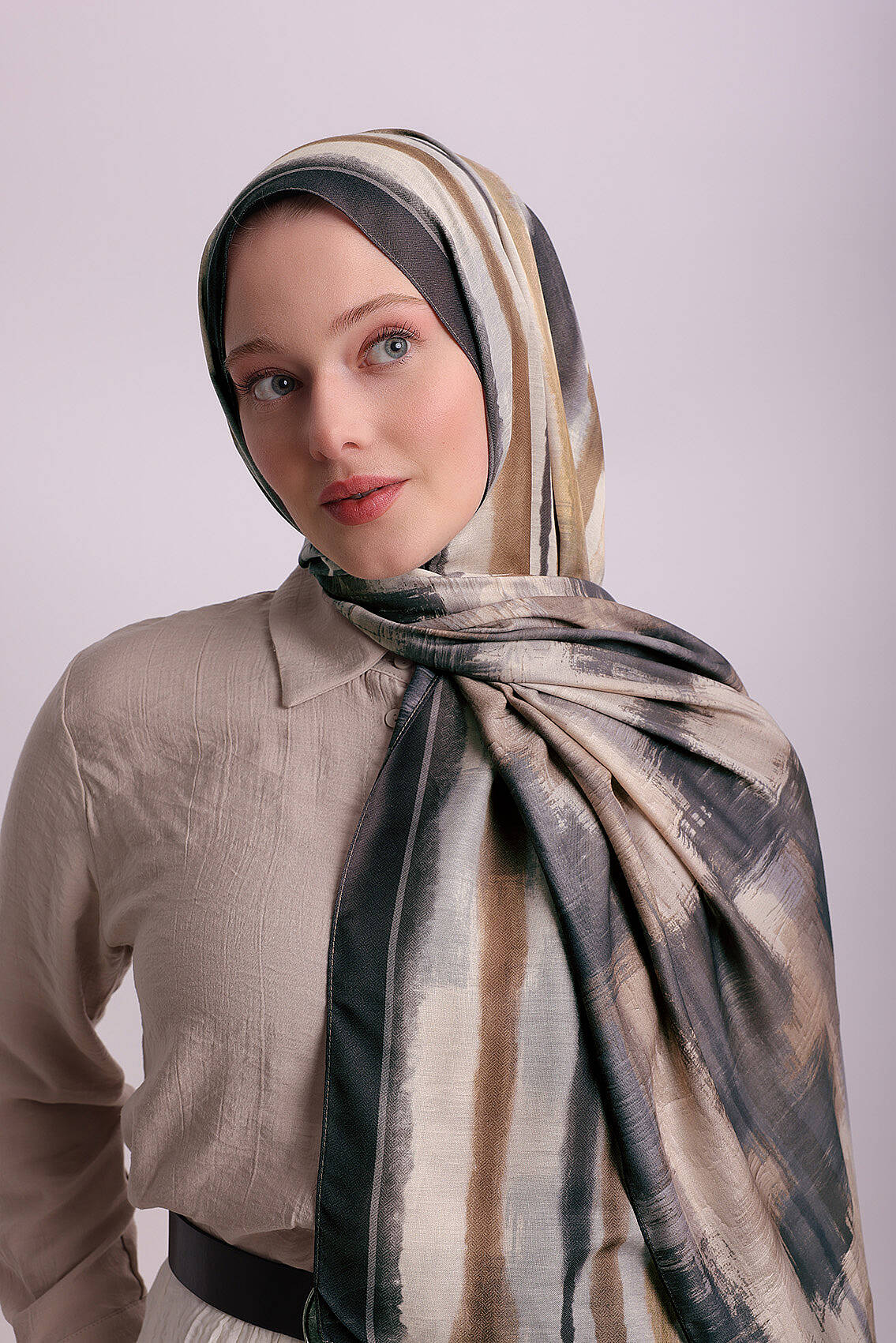 Kahve Gri Siyah