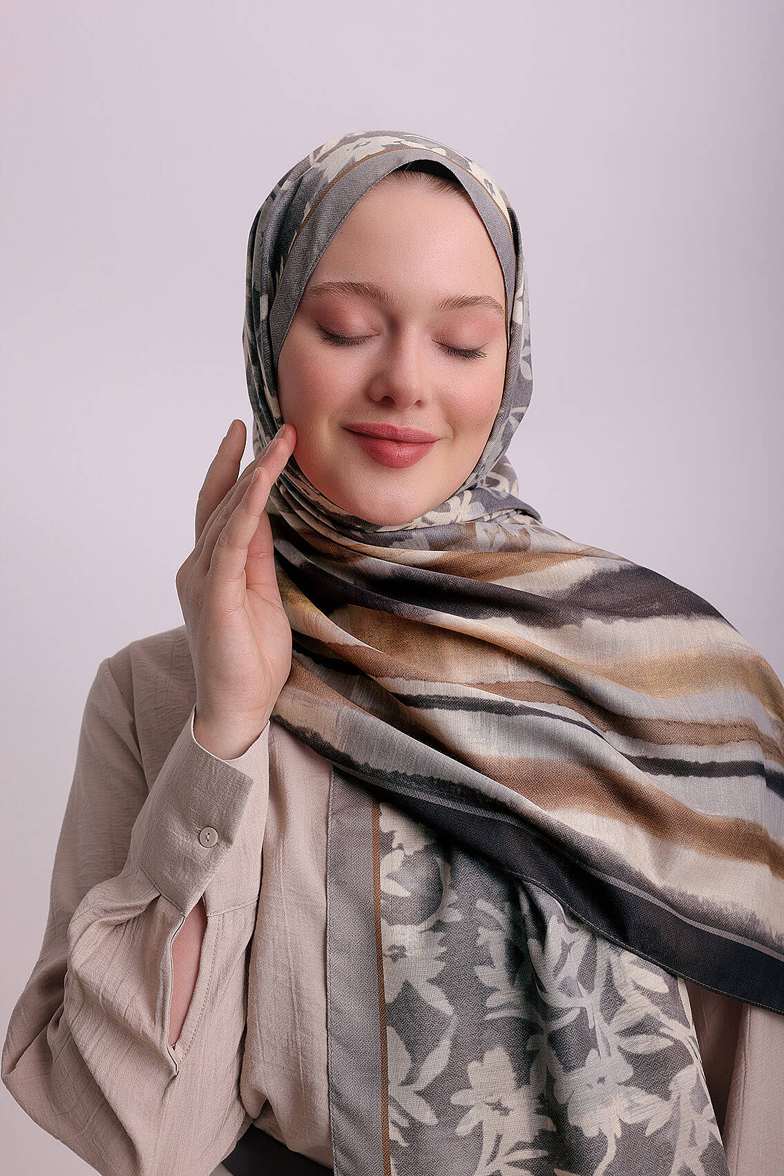 Kahve Gri Siyah