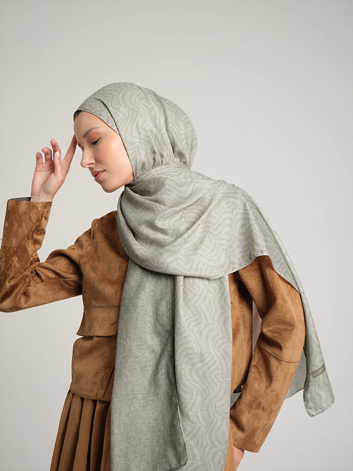 Şiraze Monogram Düz Desenli Çift Taraflı Şal - Açık Adaçayı Yeşil